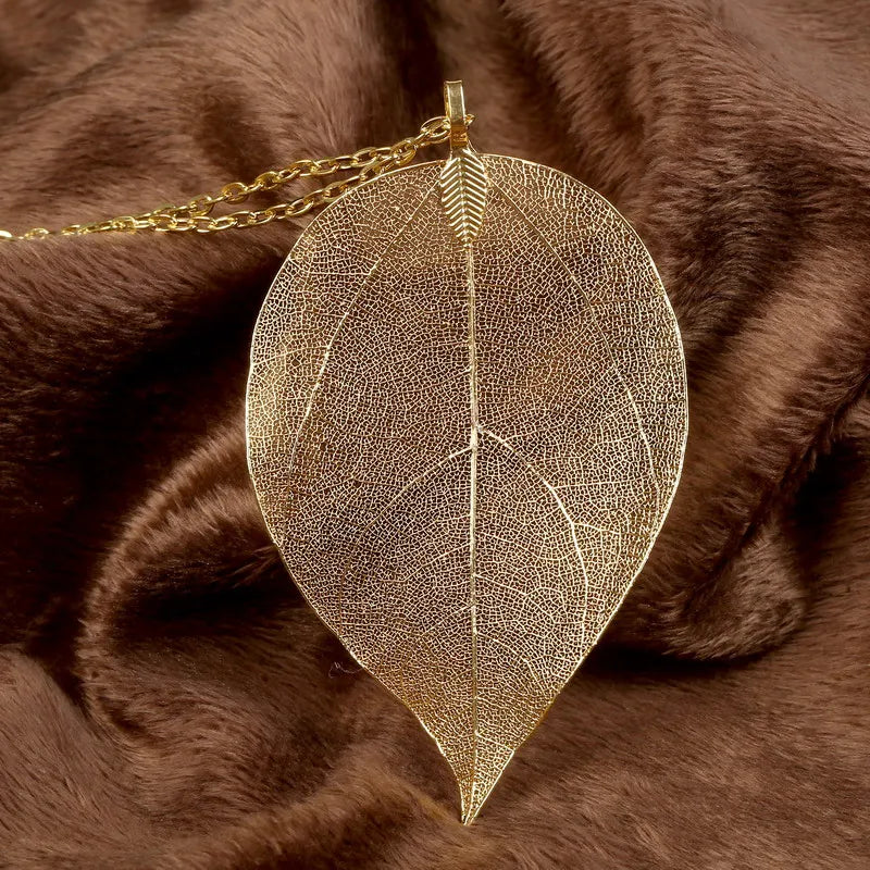 Nature-Inspired Leaf Pendant Necklace