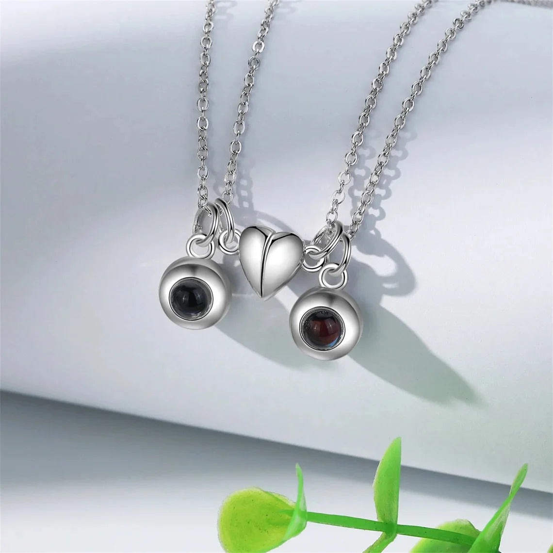 Heartfelt Projection Necklace