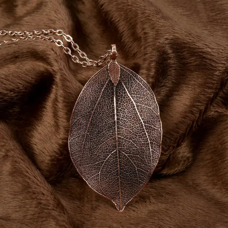Nature-Inspired Leaf Pendant Necklace