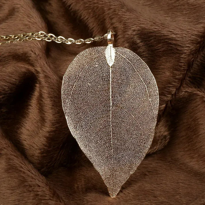Nature-Inspired Leaf Pendant Necklace
