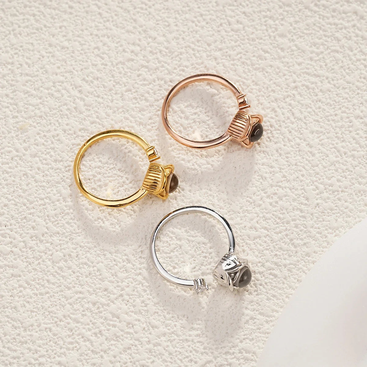 Memory-Projecting Rose Ring