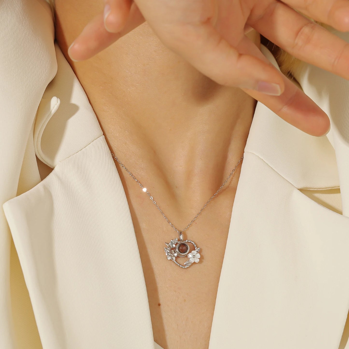 Heartfelt Projection Necklace