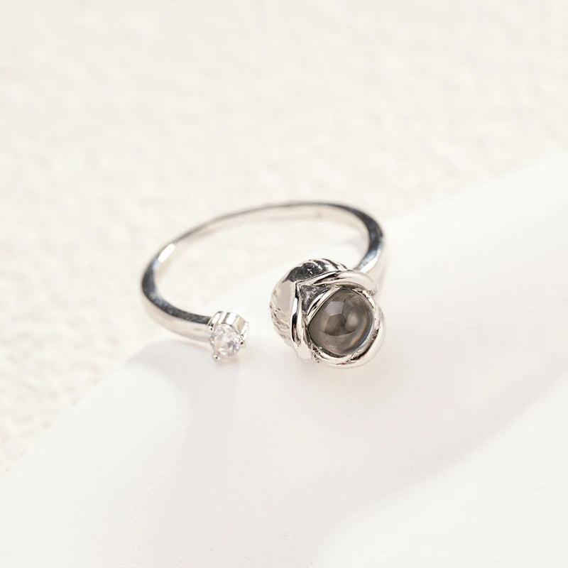 Memory-Projecting Rose Ring