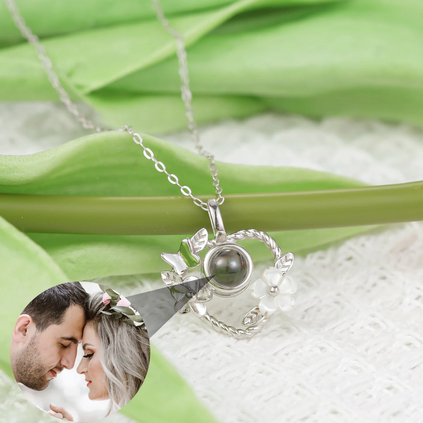 Heartfelt Projection Necklace